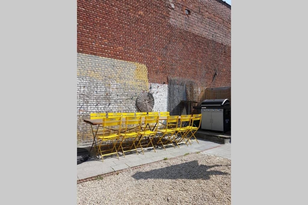 Vakantiewoning in Mol centrum met eigen bar CasaCuriosa Buitenkant foto