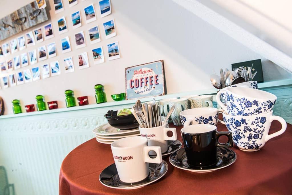 Vakantiewoning in Mol centrum met eigen bar CasaCuriosa Buitenkant foto
