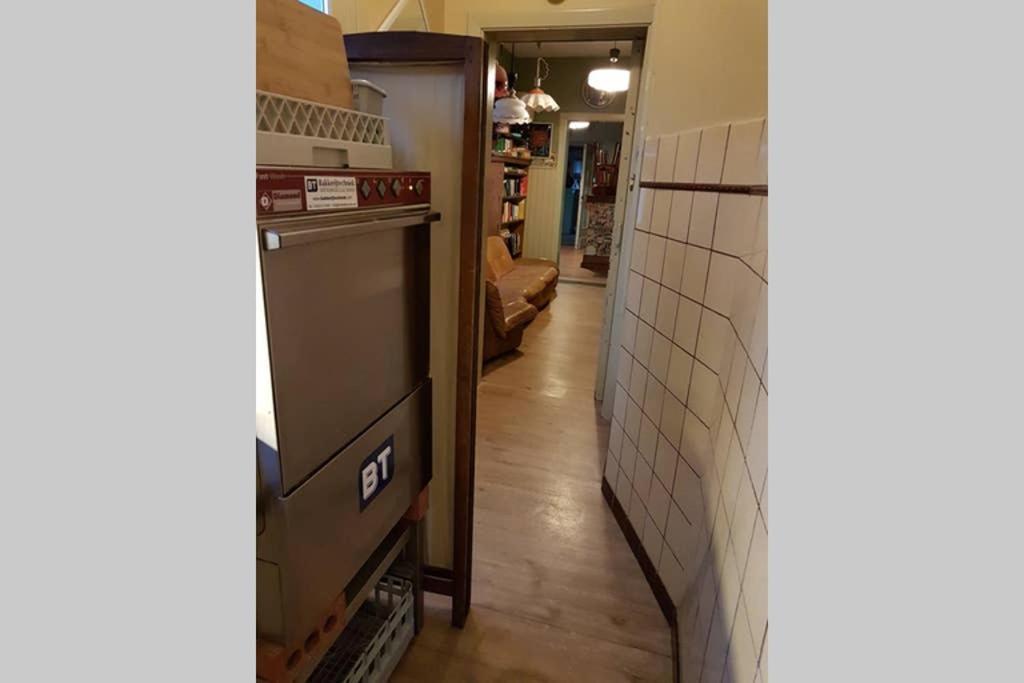 Vakantiewoning in Mol centrum met eigen bar CasaCuriosa Buitenkant foto
