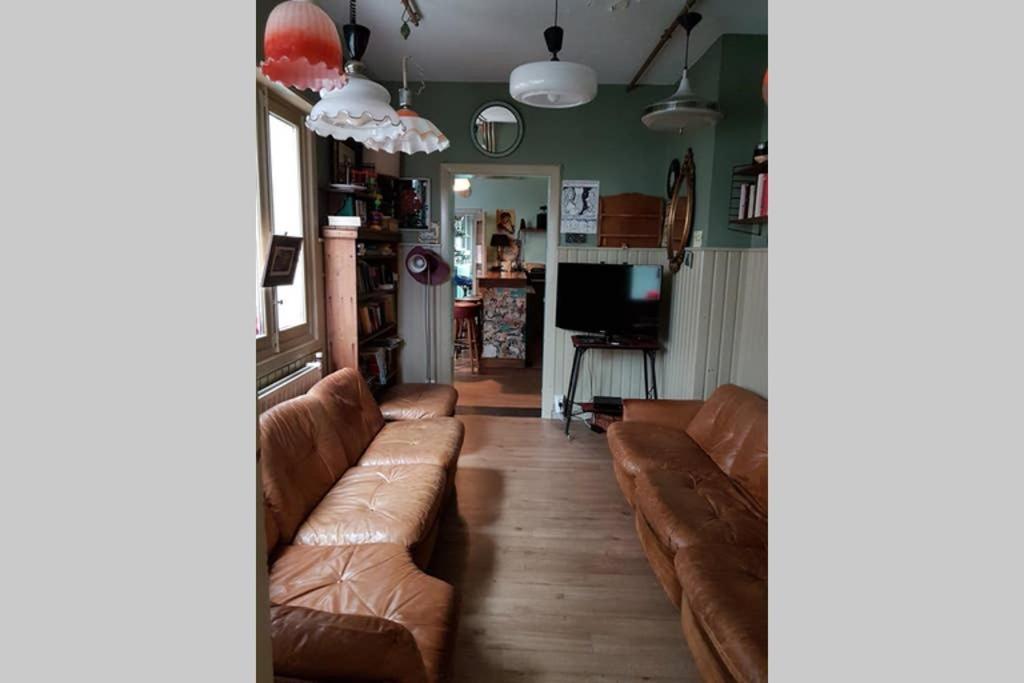 Vakantiewoning in Mol centrum met eigen bar CasaCuriosa Buitenkant foto