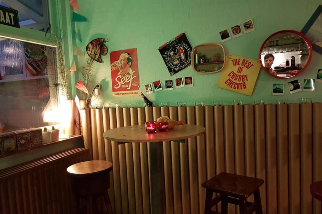 Vakantiewoning in Mol centrum met eigen bar CasaCuriosa Buitenkant foto