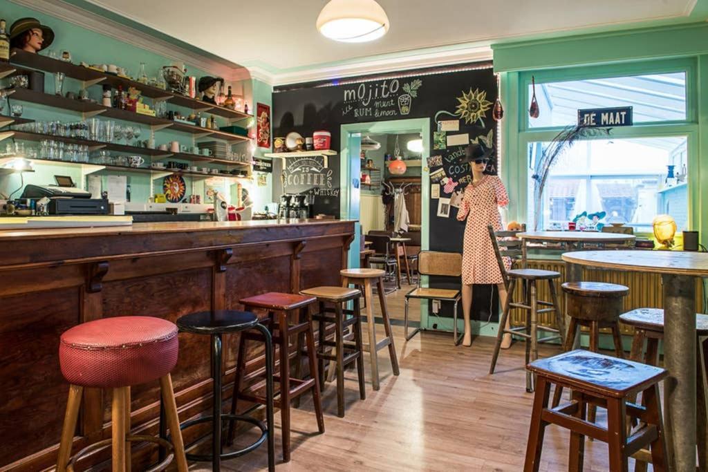 Vakantiewoning in Mol centrum met eigen bar CasaCuriosa Buitenkant foto