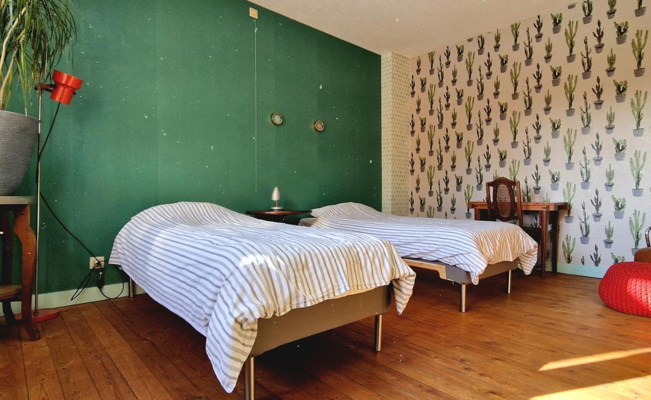 Vakantiewoning in Mol centrum met eigen bar CasaCuriosa Buitenkant foto