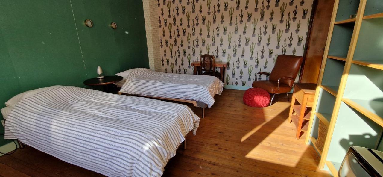 Vakantiewoning in Mol centrum met eigen bar CasaCuriosa Buitenkant foto